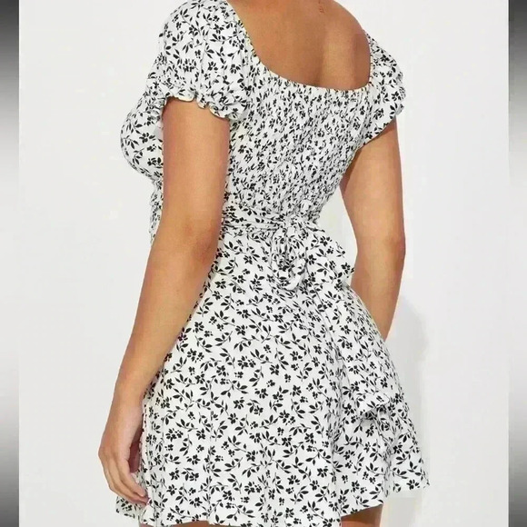 NWT Fashion Nova Romper - Picture 3 of 4